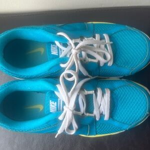 Nike Women’s Teal and Yellow Sneakers
